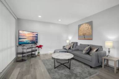 Main picture of 5647 Gaston Ave