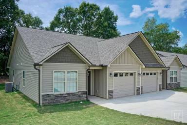Main picture of 96 Creekside Ln