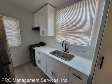 Main picture of 301 N Hollywood Way