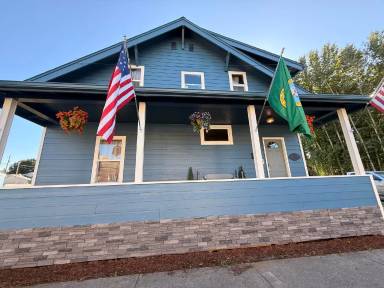 Main picture of 303 Pioneer St