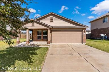 Main picture of 4809 Green Meadow St