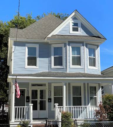 Main picture of 410 W 31st St
