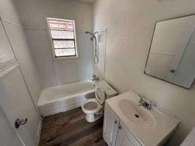 Main picture of 2806 E 30th St