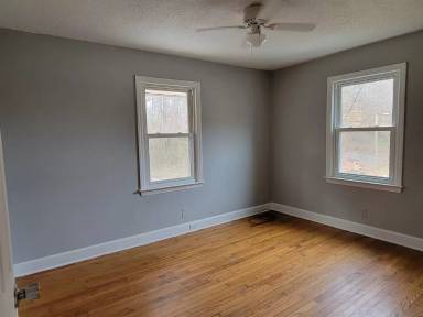 Main picture of 3136 Fleet St