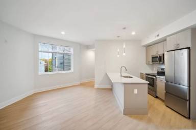 Main picture of 646 N 32nd St