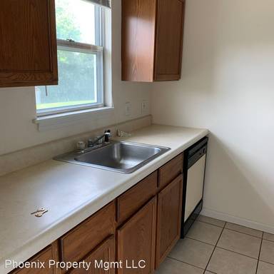 Main picture of 105 Albany Dr