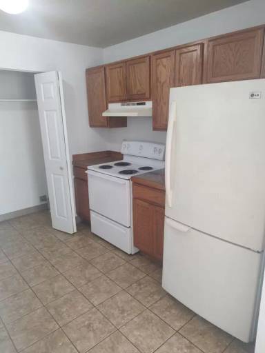 Main picture of 1090 S H St
