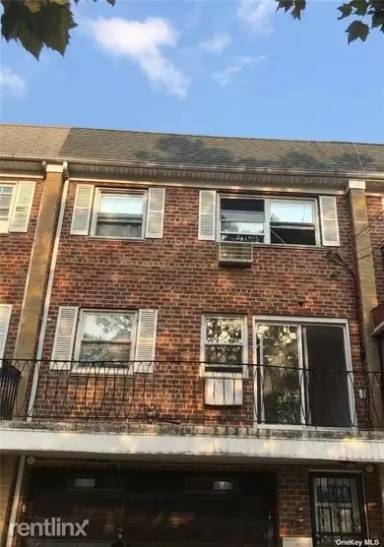 Main picture of 6961 Alderton St
