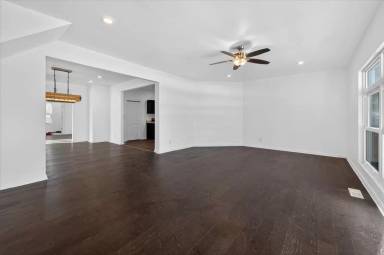Main picture of 2250 N Capitol Ave