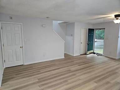 Main picture of 225 Virens Dr