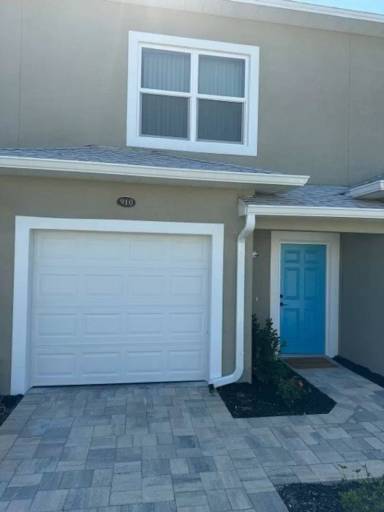 Main picture of 910 Paddleboard Ct