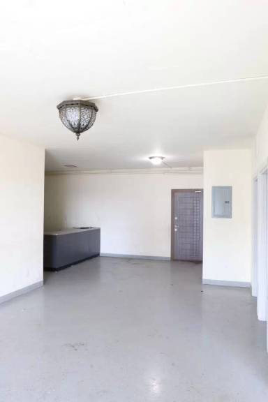 Main picture of 200 W Lake St