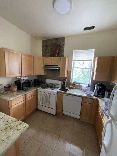 Main picture of 3231 N Clark St