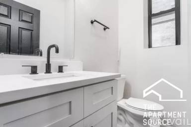 Main picture of 2701 W Thomas St