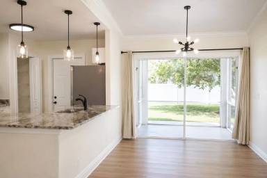 Main picture of 1118 Nelson Rd N