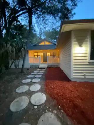 Main picture of 2322 SE Saint Lucie Blvd