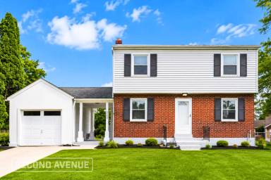 Main picture of 5589 Raceview Ave