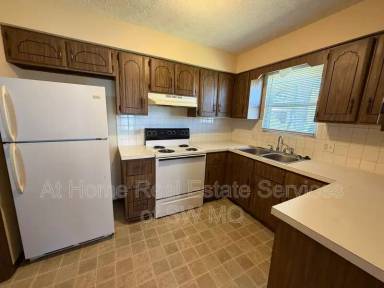 Main picture of 3304B E Portland St
