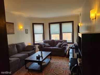 Main picture of 2839 W Nelson St