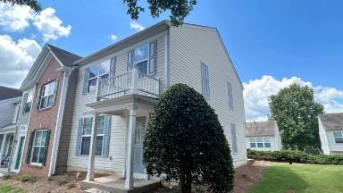 Main picture of 933 Prestwyck Ct
