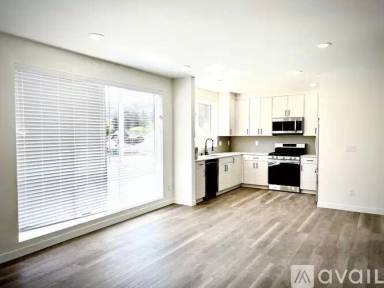 Main picture of 531 S Cloverdale St
