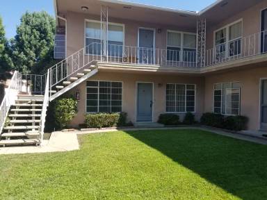 Main picture of 891 W Huntington Dr