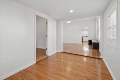 Main picture of 1041 Hervey St