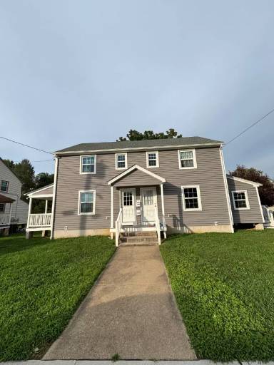 Main picture of 102 Weedon St