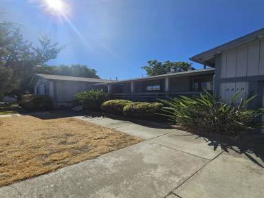 Main picture of 2610 Empire Ave