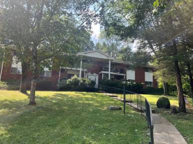 Main picture of 213 Williamsburg Dr