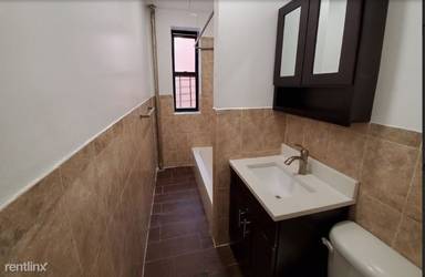 Main picture of 156 S Broadway