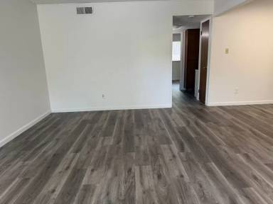 Main picture of 1111 Clinton Rd