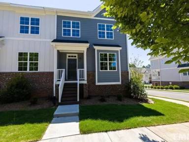 Main picture of 861 S Franklin St