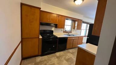 Main picture of 703 Meadowlark Dr