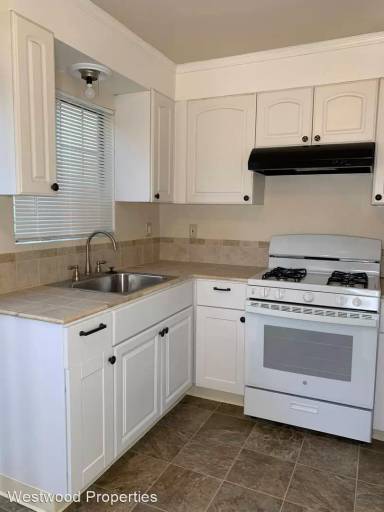 Main picture of 406 N 3rd St