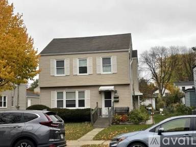Main picture of 4424 N Woodruff Ave