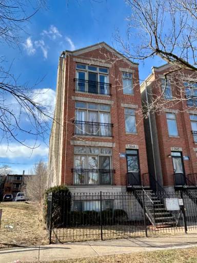 Main picture of 5644 S Prairie Ave