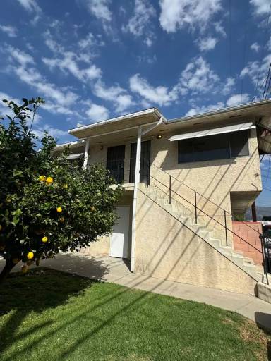 Main picture of 512 N Mariposa St