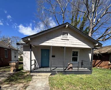 Main picture of 825 Buffalo St