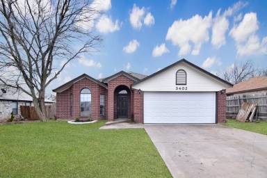 Main picture of 3402 Rainforest Ln