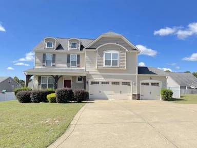 Main picture of 38 Quatrefoil Ct