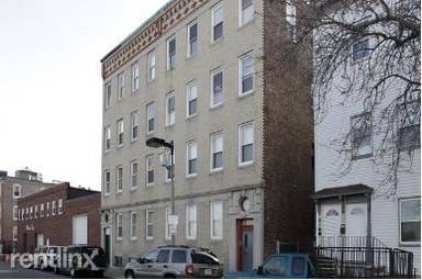 Main picture of 117 Orleans St