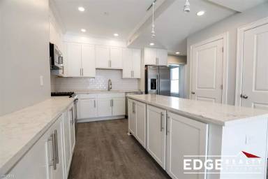 Main picture of 120 Kenrick St