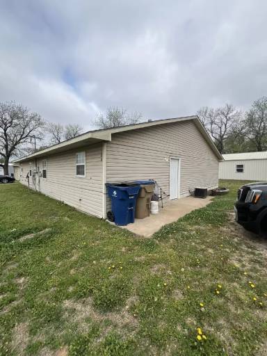 Main picture of 108 N Lee St