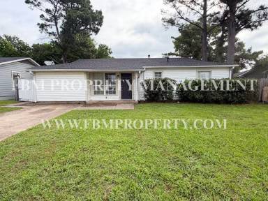 Main picture of 136 Highland Dr