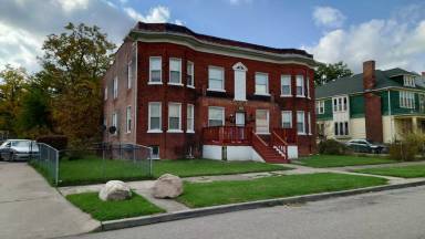 Main picture of 1481 Saint Clair St