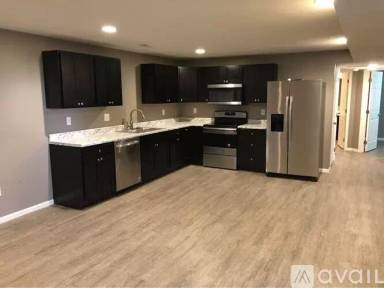 Main picture of 305 Elm St
