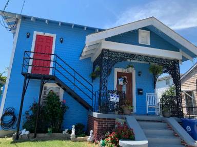Main picture of 3122 Dante St