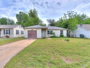 Main picture of 2320 Mustang St