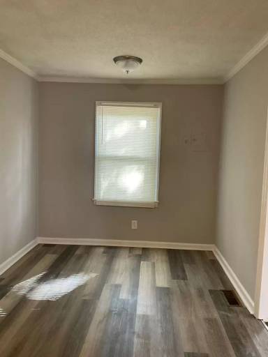 Main picture of 710 Glenn St